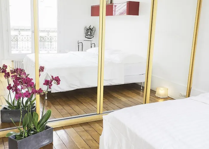 Luxury In Center - Louvre Museum * Paris