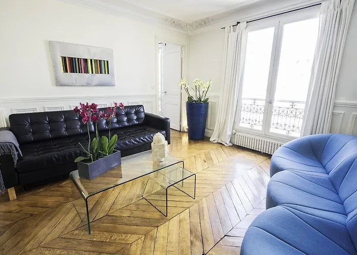 Luxury In Center - Louvre Museum